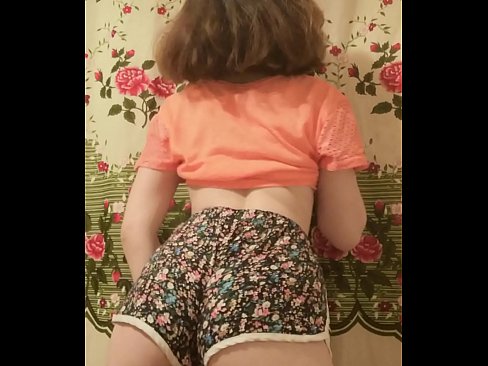 ❤️ Giovane pupa sexy fa uno striptease riprendendo i suoi pantaloncini alla telecamera ❤️❌ Pornoal it.eviewporn.ru ☑