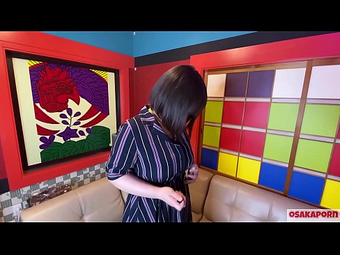 ❤️ Puttana giapponese con grandi tette si masturba con sex toys e ha un orgasmo. Parla in un'intervista della sua esperienza di scopata. Tette enormi e figa pelosa che geme forte. Osakaporn ❤️❌ Pornoal it.eviewporn.ru ☑